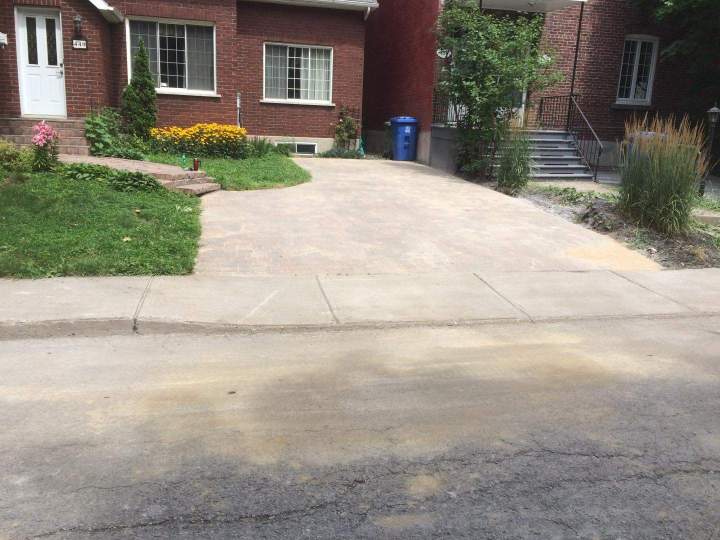 Entrée de stationnement Saint-Constant