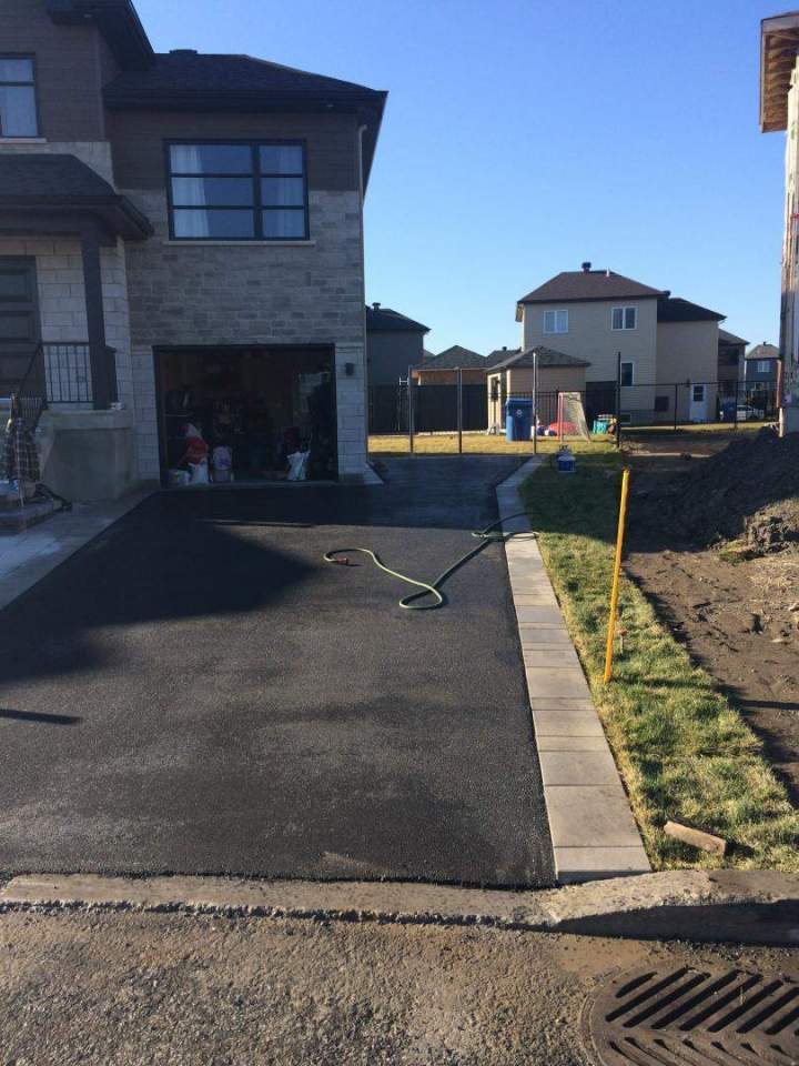 Entrée de stationnement Saint-Constant