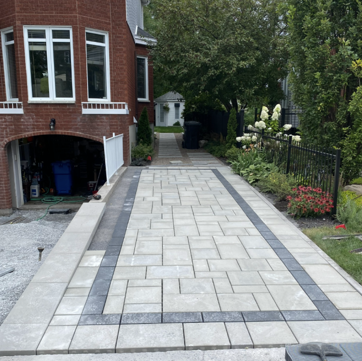 Nous réalisons tous les travaux liés au pavage extérieur.